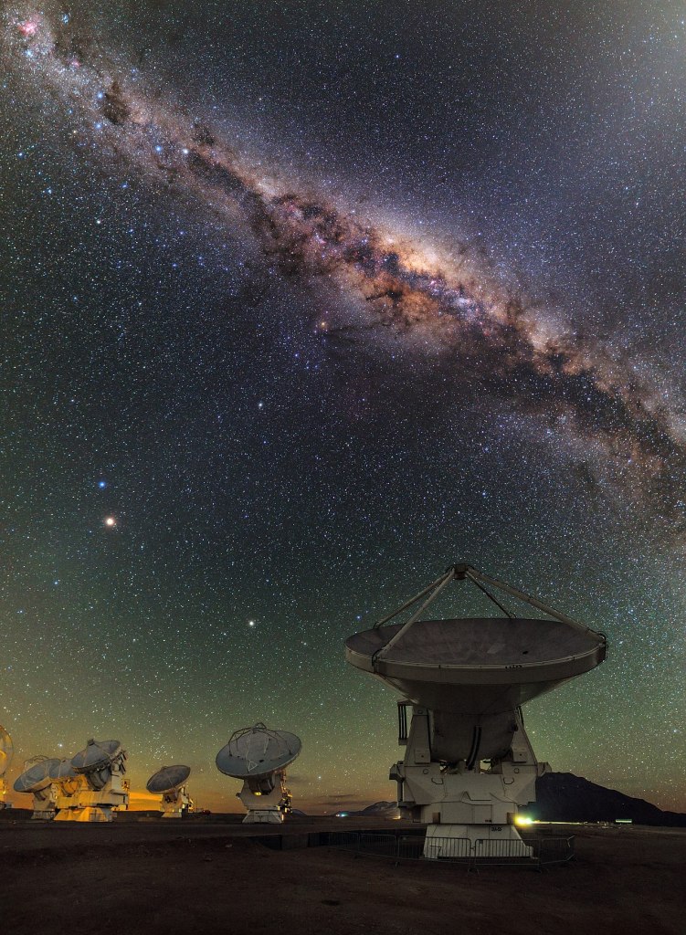 1280px-ALMA_and_the_centre_of_the_Milky_Way