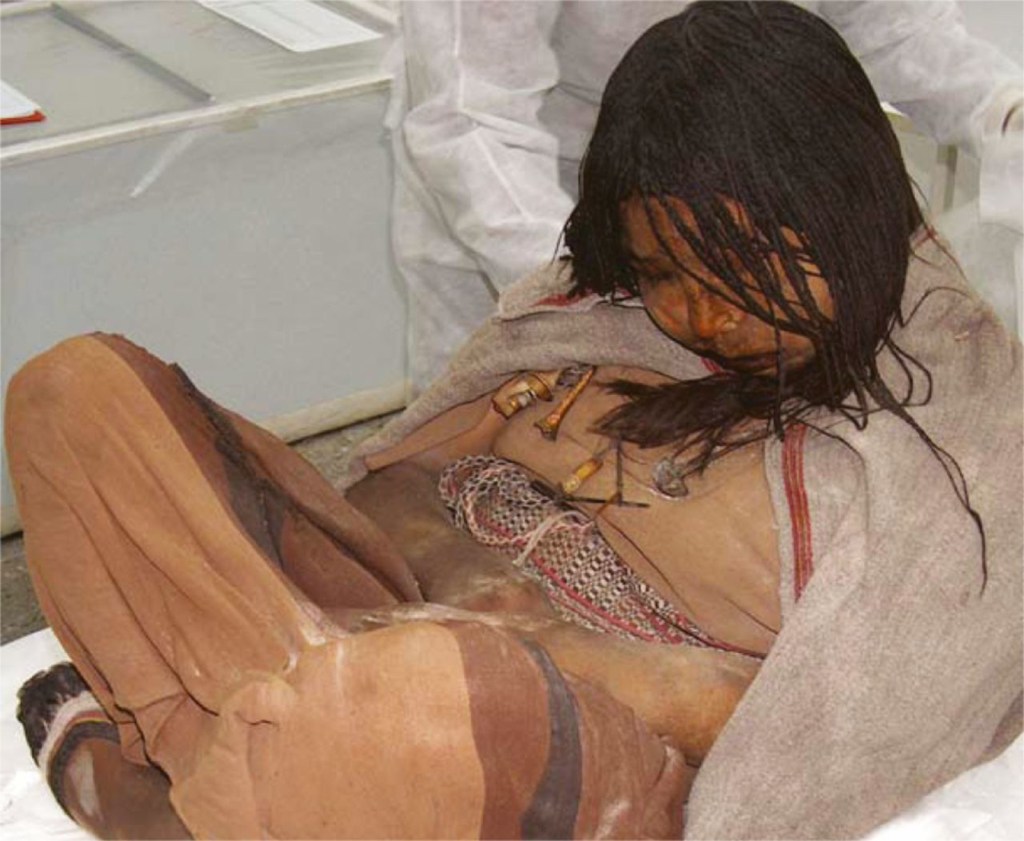 Llullaillaco_mummies_in_Salta_city,_Argentina